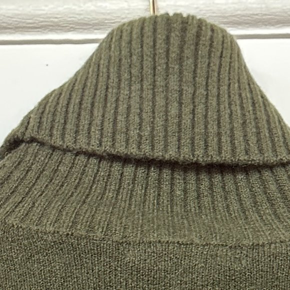 J CREW Women's Dk Green Turtleneck Polyamide/Merino/Alpaca Sweater Size: XS, EUC - Picture 6 of 9